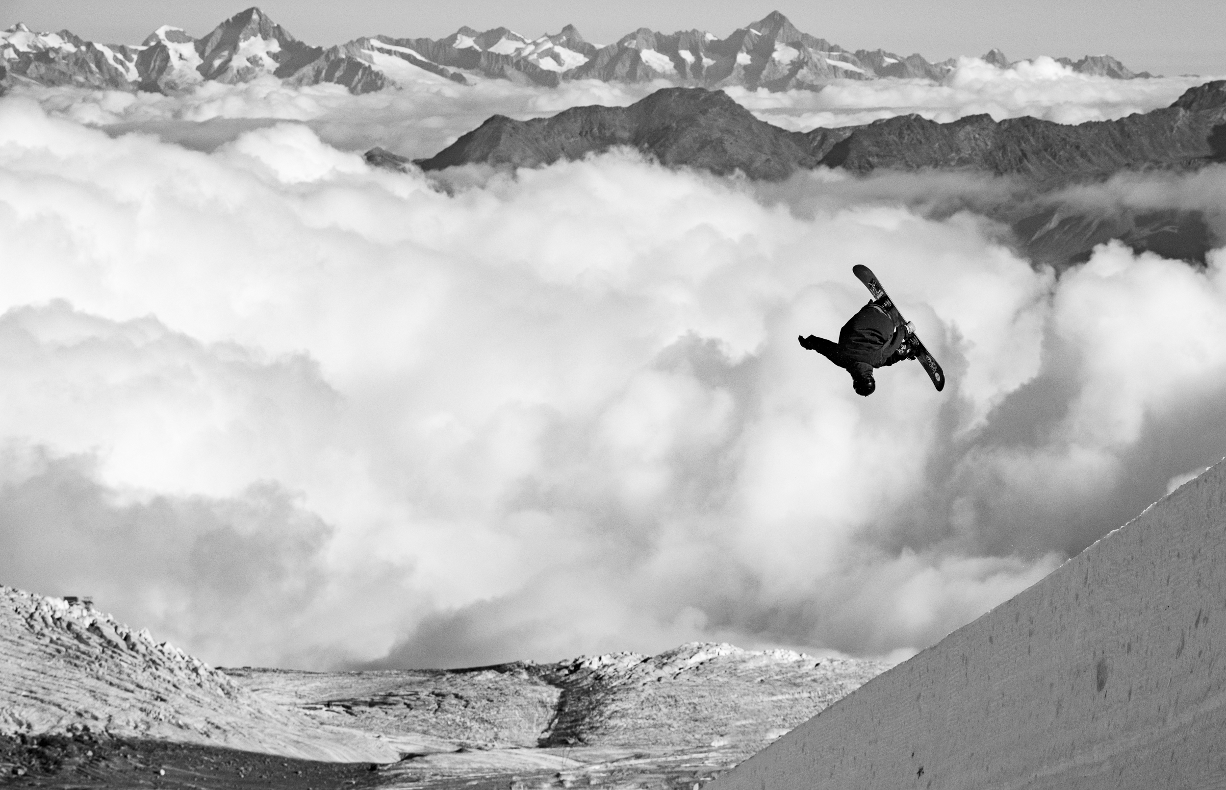 Snowboarder in Saas Fee