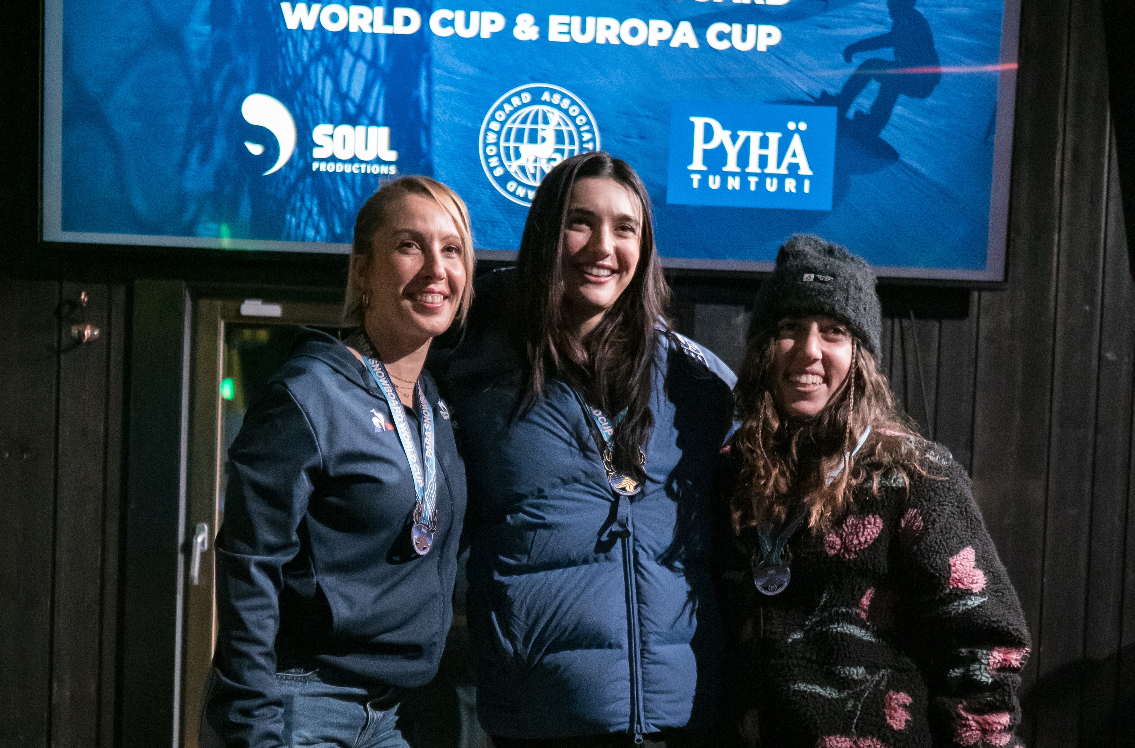 Brenna Huckaby and Kate Delson on the podium in Pyhä, Finland