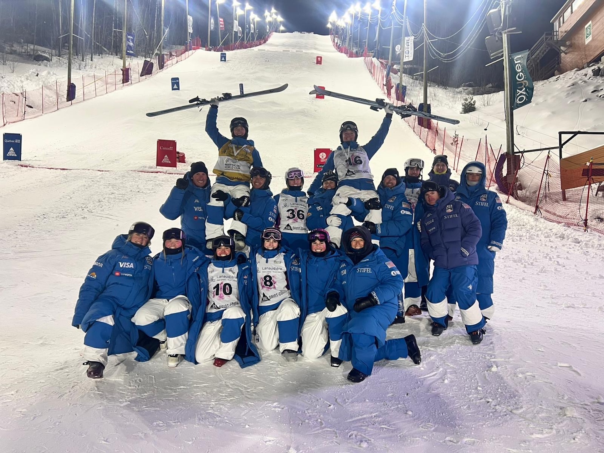 Team photo in Val St. Come