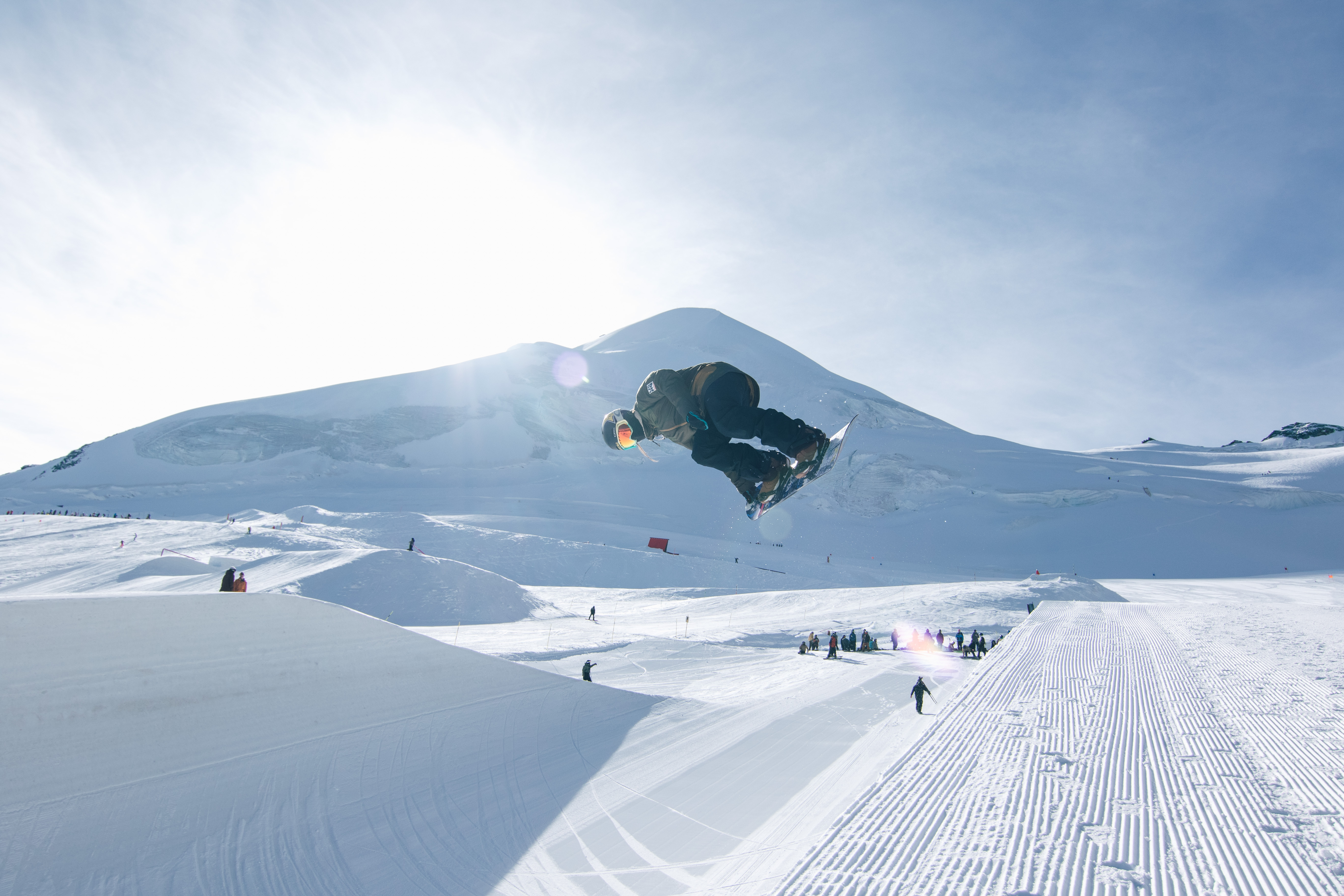 Arielle Gold getting comfortable at the Saas-Fee Stomping Grounds Training Camp (The Stomping Grounds Park). Arielle Gold in the halfpipe in Switzerland.
