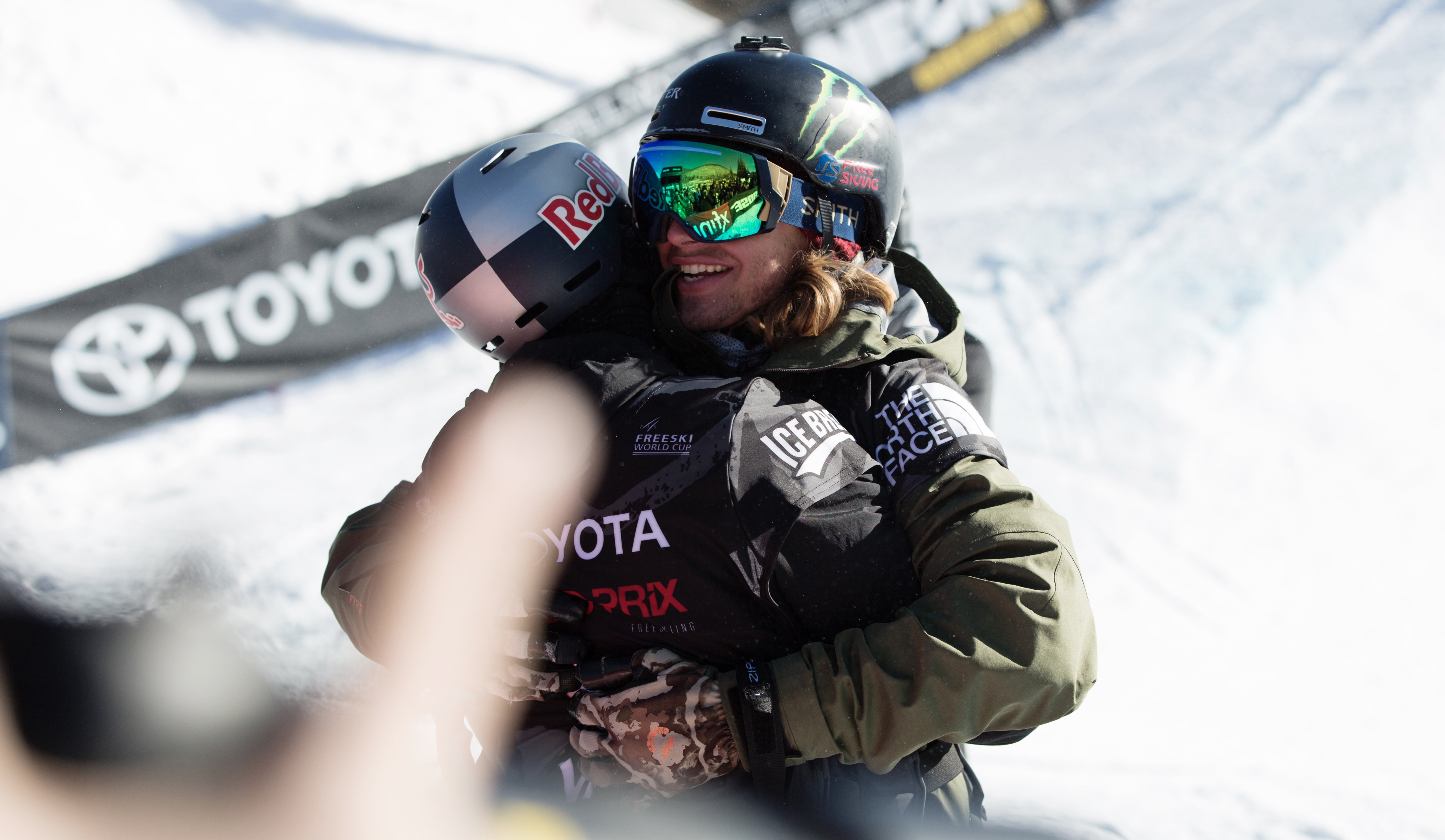 David Wise celebrating his victory at the 2017 Toyota U.S. Grand Prix at Copper. (U.S. Ski & Snowboard) 2017 Toyota U.S. Grand Prix at Copper winner David Wise hugs it out.