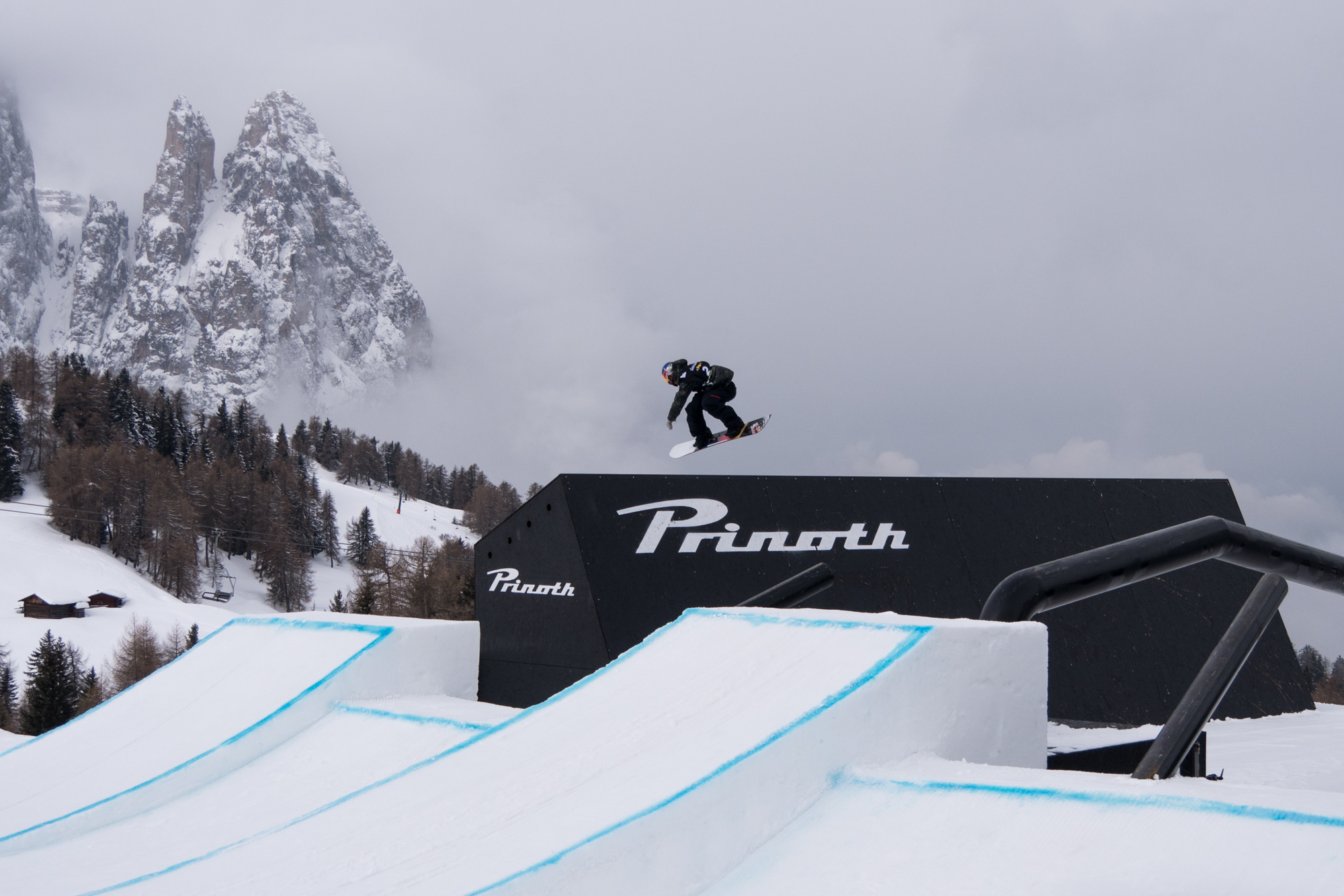 Judd Henkes competing in slopestyle finals at the 2018 World Cup event in Seiser Alm. (FIS Snowgboard - Mateusz Kielpinski) Judd Henkes Seiser Alm