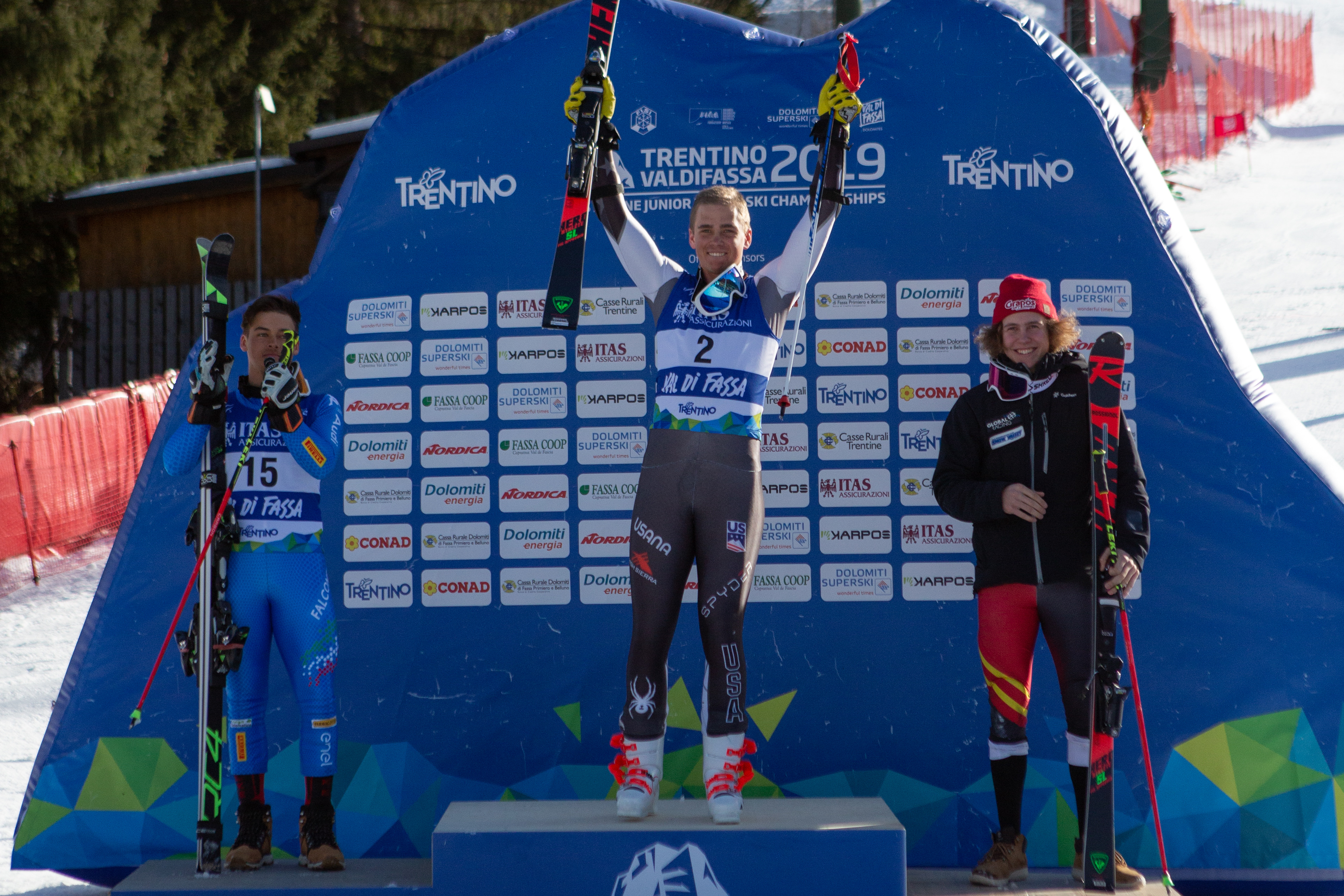 River celebrates his second gold at Val di Fassa 2019. 