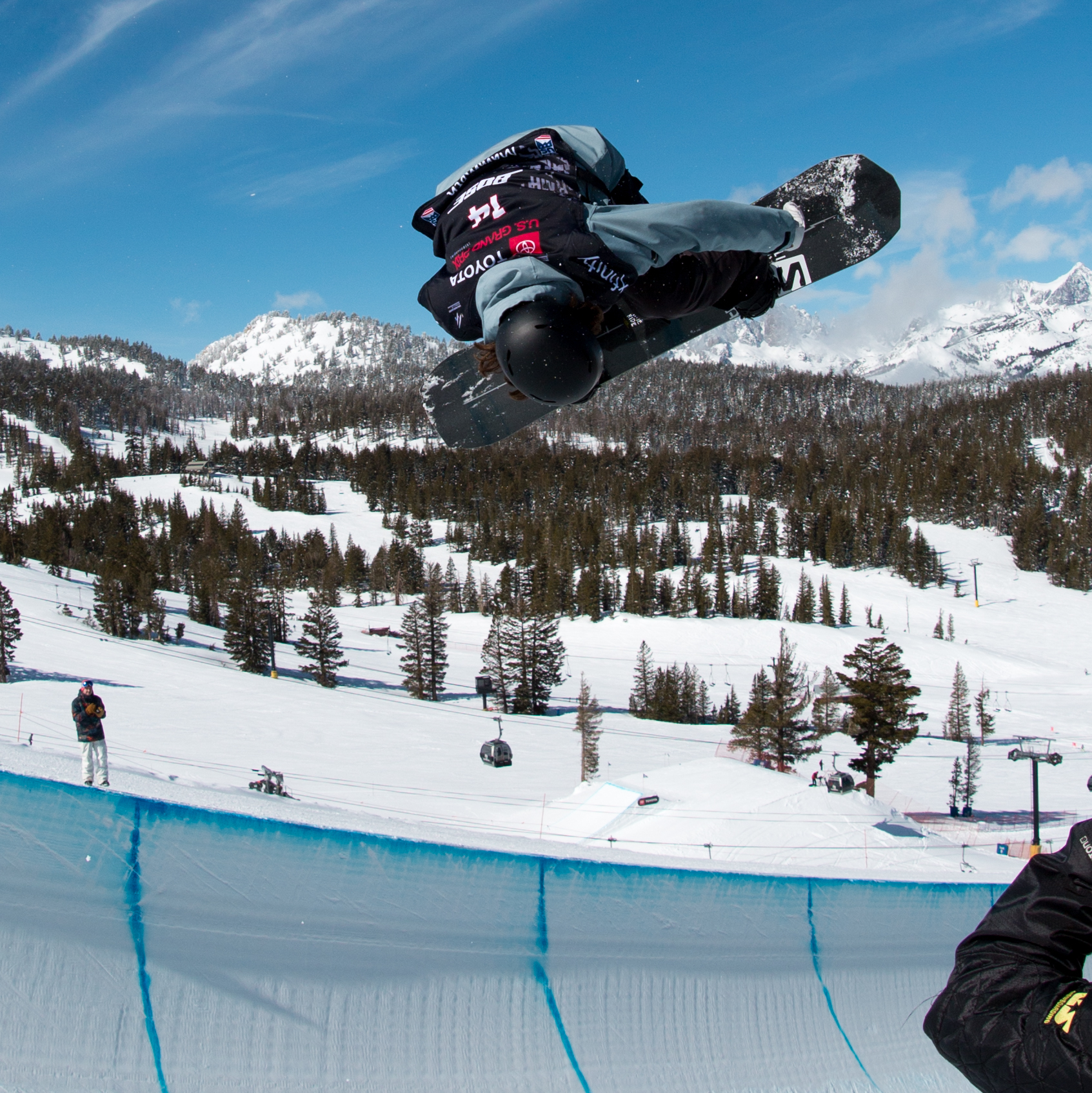Ryan Wachendorfer at the 2019 Toyota U.S. Grand Prix snowboard halfpipe qualifications at Mammoth Mountain Ski Area. (U.S. Ski & Snowboard - Sarah Brunson) Ryan Wachendorfer at Mammoth