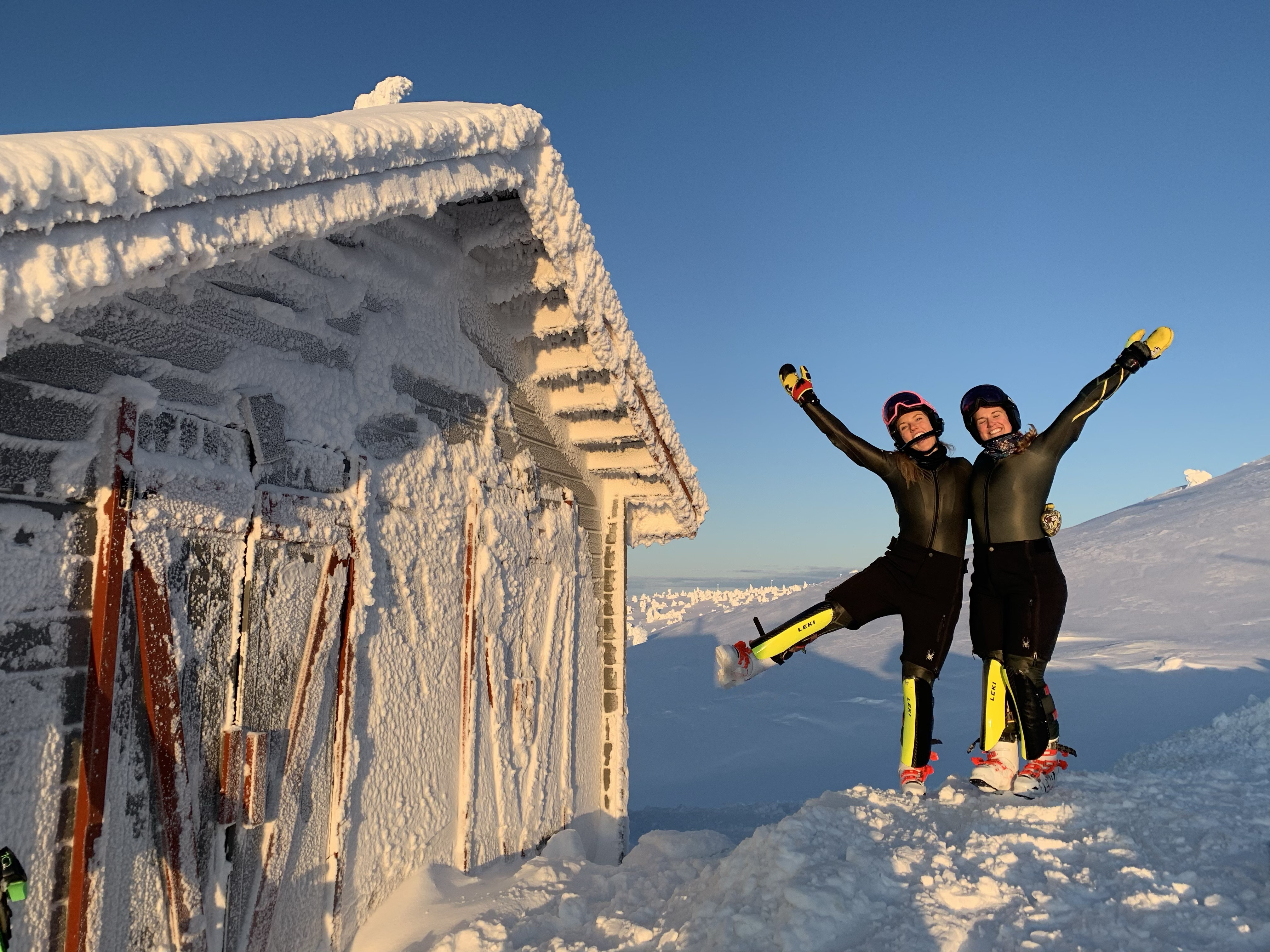 Nina and Paula in Levi