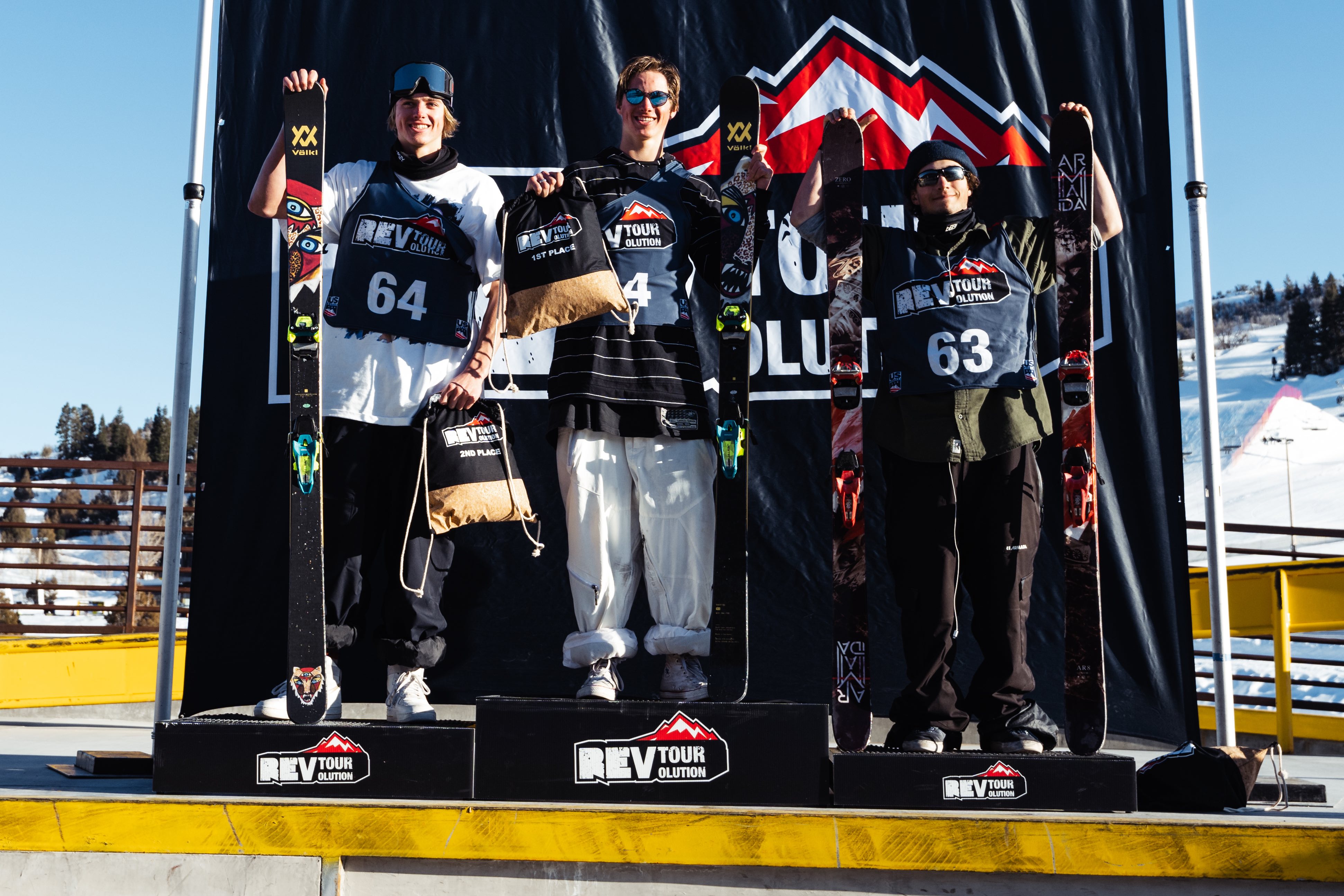 Deven Fagan (left), Kiernan Fagan (center), and Tim Ryan (right) at the 2020 Woodward Park City Rev Tour. (U.S. Ski & Snowboard - Christian Raguse @gooser) Twins