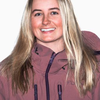 Svea Irving headshot image