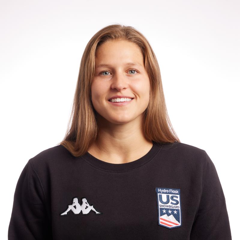 Julia Marino headshot image