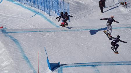Snowboard cross race