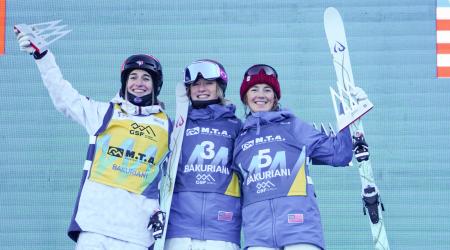 Olivia Giaccio and Jaelin Kauf on the podium in Bakuriani