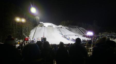 the crowd at the iFIT Freestyle Ski World Cup